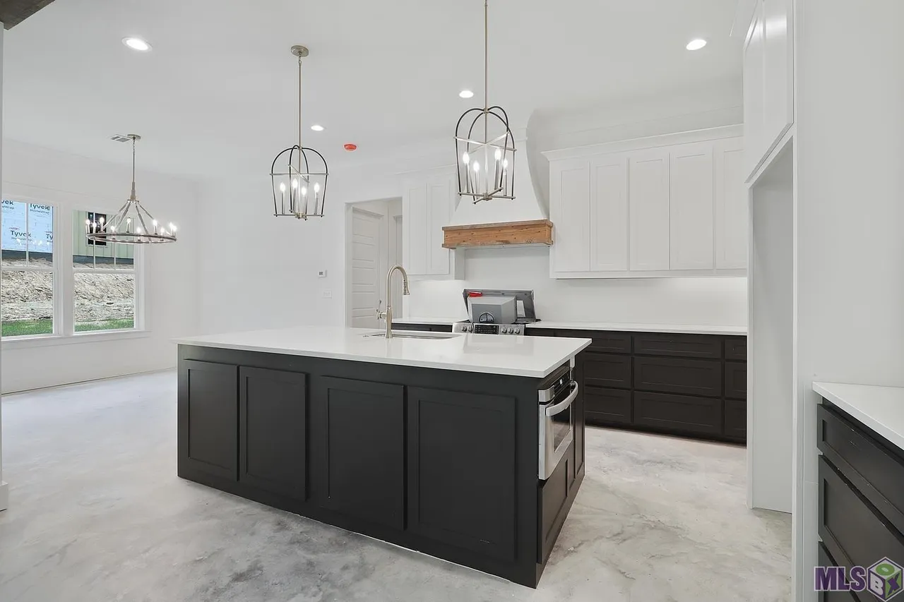 Minature Rd - Image 17